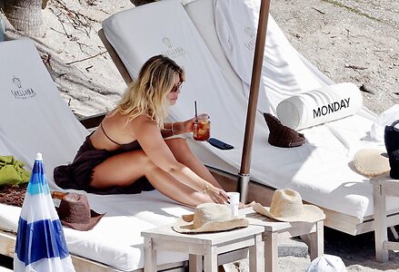 Natasha Oakley leaked photo #201