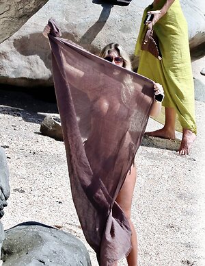 Natasha Oakley leaked photo #202