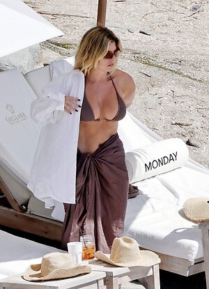 Natasha Oakley leaked photo #209