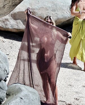Natasha Oakley leaked photo #211