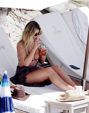 Natasha Oakley leaked photo #212