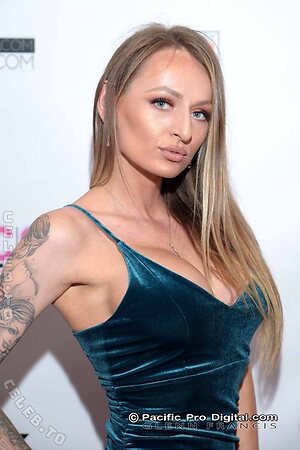 Natasha Starr Nude Leaked Photo #35