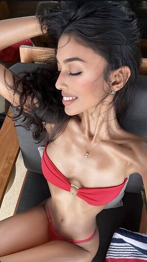 Natasha Wanigatunga 🇱🇰 leaked photo #3