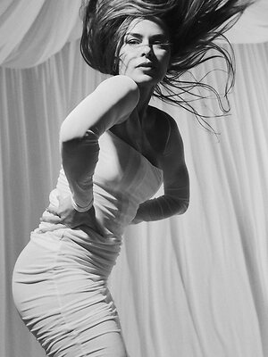 Natasza Urbanska Nude Leaked Photo #7