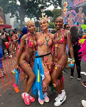 Nathalie Emmanuel Hot leaked photo #42