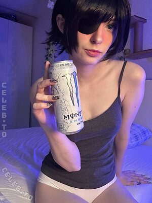 Natsuku Nude Leaked Photo #18