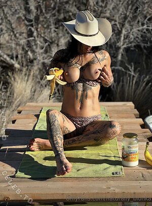 Naturally Bionka Nude Photos