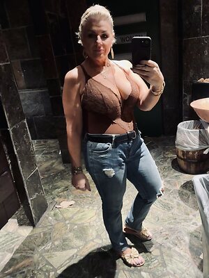 NautiMilf leaked photo #6