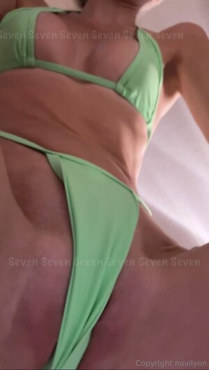 Navilynn leaked photo #13
