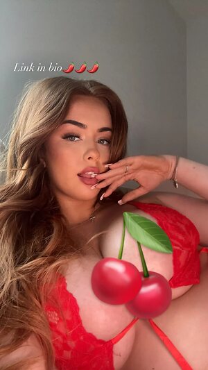 Neave D Nude Leaked Photo #44