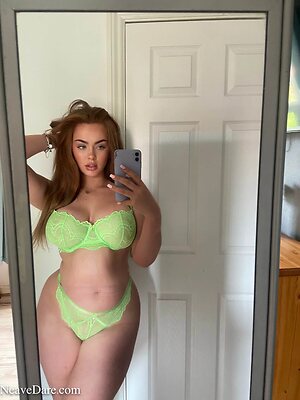 Neave D Nude Leaked Photo #61