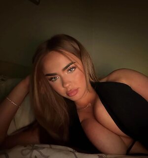 Neave D Nude Leaked Photo #67