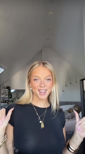 neele.rct Nude Leaked Photo #13