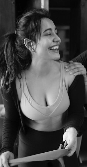 Neha Sharma leaked photo #14