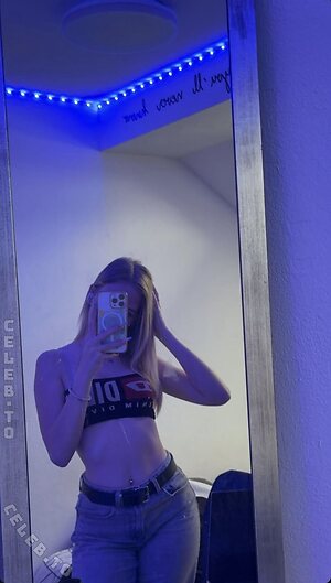 neli.kutnar Nude Leaked Photo #3