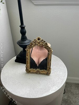 Nellie Cronen Nude Leaked Photo #29