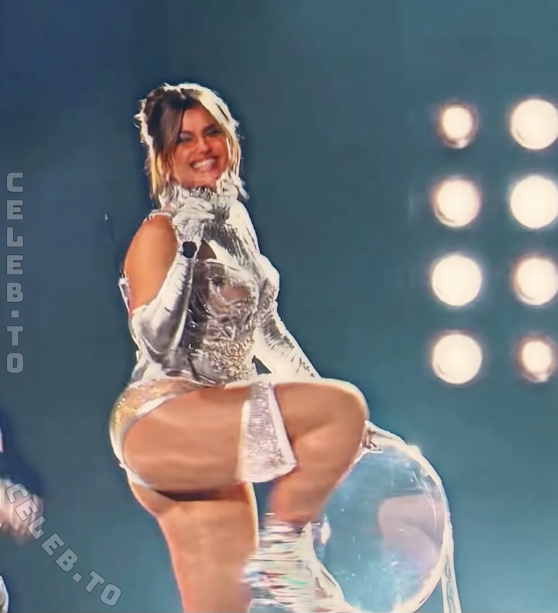 Nelly Furtado photo