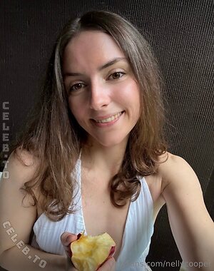 NellyCooper photo
