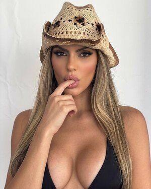NEM PRECISA DE NUDEZ Nude Leaked Photo #5