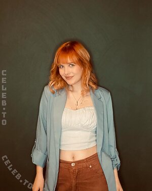 nerdynele photo