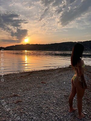 Neslihan Kundakci photo