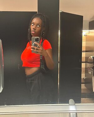Nia Sondaya leaked photo #14
