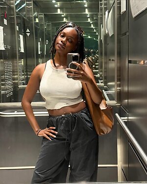 Nia Sondaya leaked photo #17