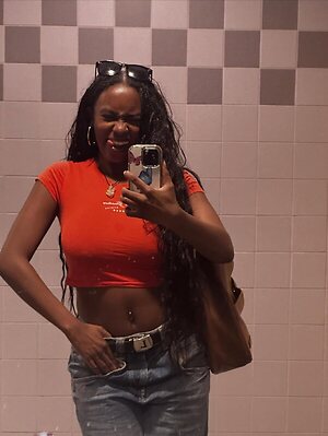 Nia Sondaya leaked photo #22