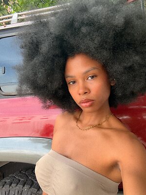 niabloomxo leaked photo #4