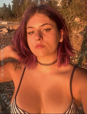 Niamausilol Nude Leaked Photo #7