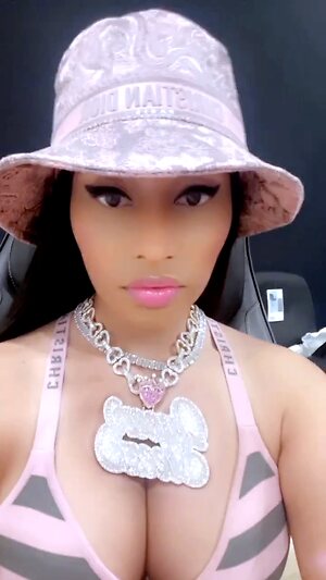 Nicki Minaj Hot leaked photo #38