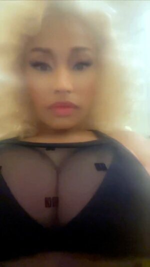 Nicki Minaj Hot leaked photo #41
