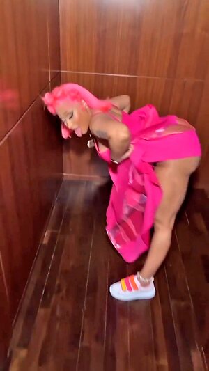 Nicki Minaj Hot leaked photo #73