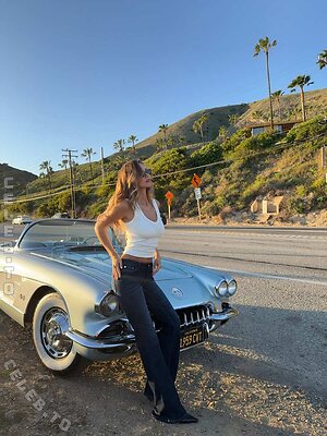 Nicola Cavanis Nude Leaked Photo #15