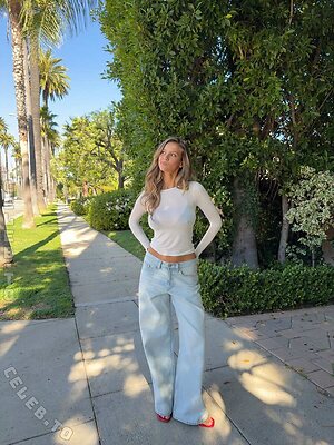 Nicola Cavanis Nude Leaked Photo #22