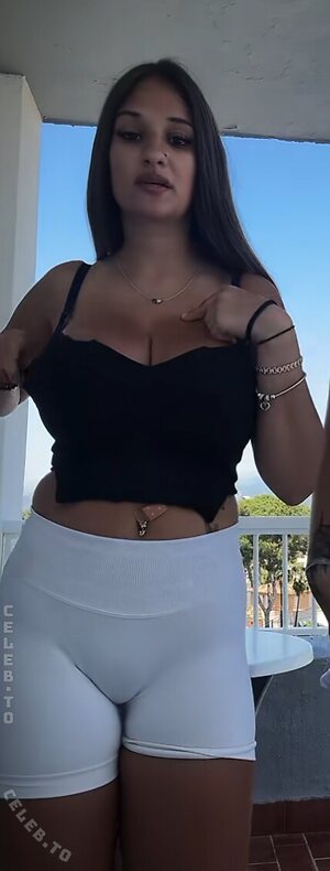 nicolaa.vrz leaked photo #16