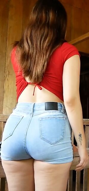 Nicole Delgado Briones leaked photo #22