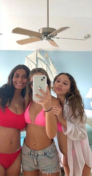 Nicole F leaked photo #14