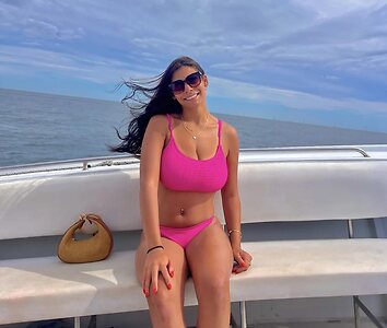 Nicole F