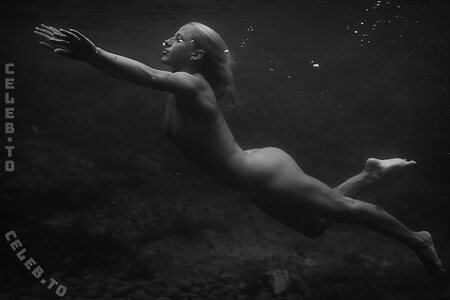 Nicole Grace Nude Leaked Photo #5