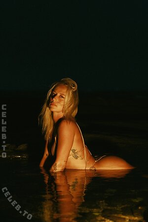 Nicole Grace photo