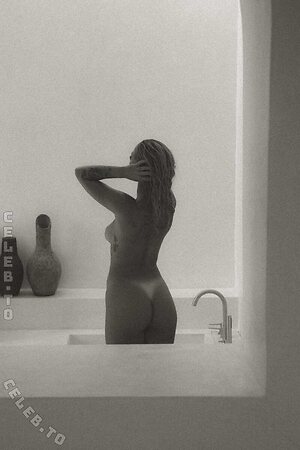 Nicole Grace photo