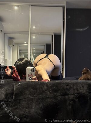 Nicole Pony photo
