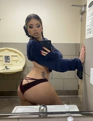 Nicoleluger leaked photo #3