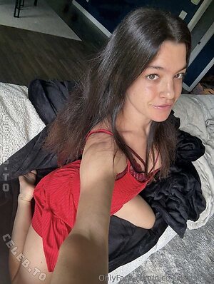 Nicoleskirts leaked photo #3