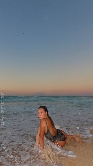 Nicolette Durazzo Nude Leaked Photo #11