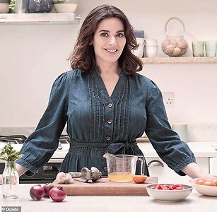Nigella Lawson Nude Leaked Photo #49