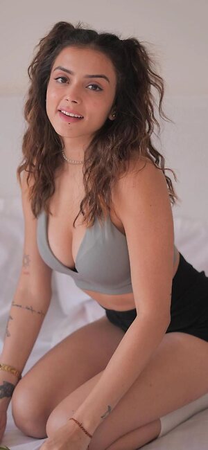 Niharika Tiwari niharikatiwari001 Nude Leaked Photo #15