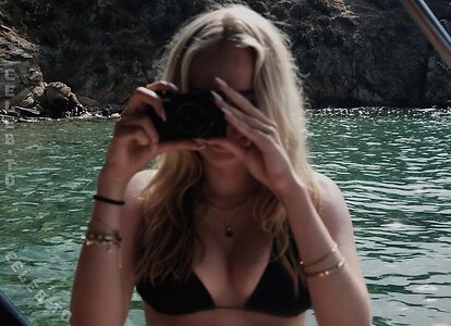 Nika Roeffen photo