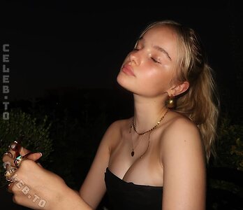 Nika Roeffen photo